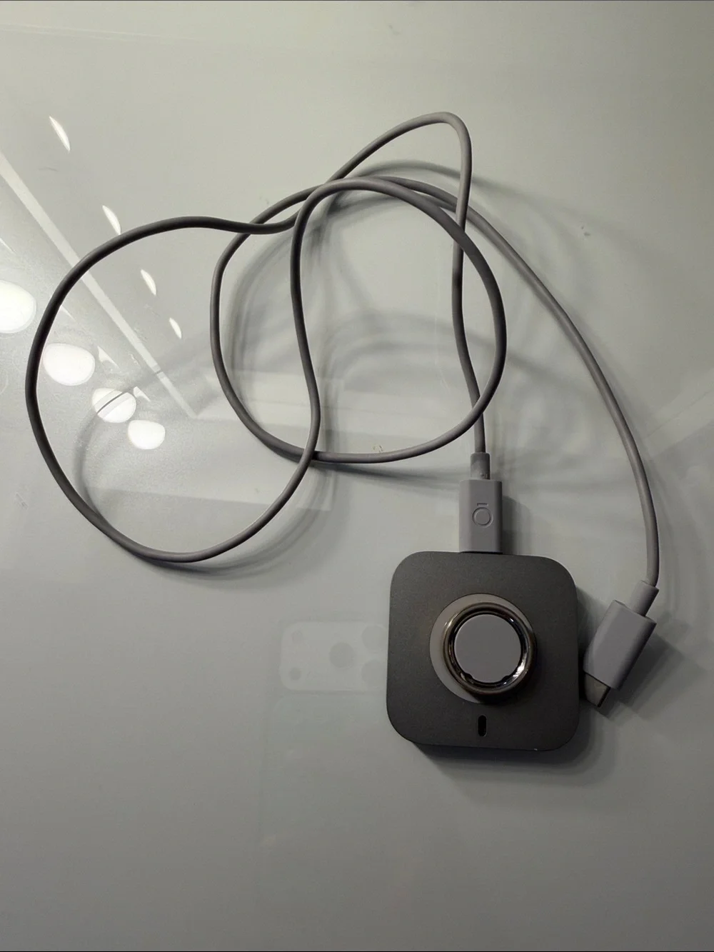 Oura Ring series 4. Size 7. Charging Dock and Cable included.
